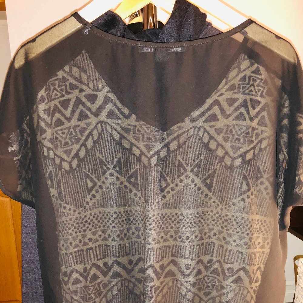 Aztec Pattern Blouse - Picture 2 of 2